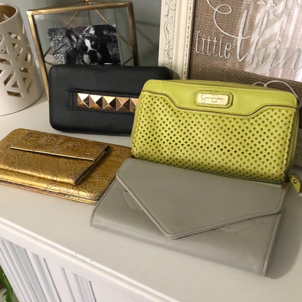 Wallet Lot